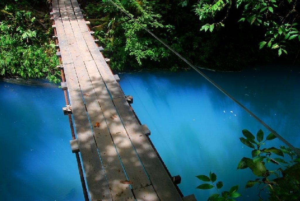 RIO CELESTE TROPICAL RAIN FOREST HIKING TOUR