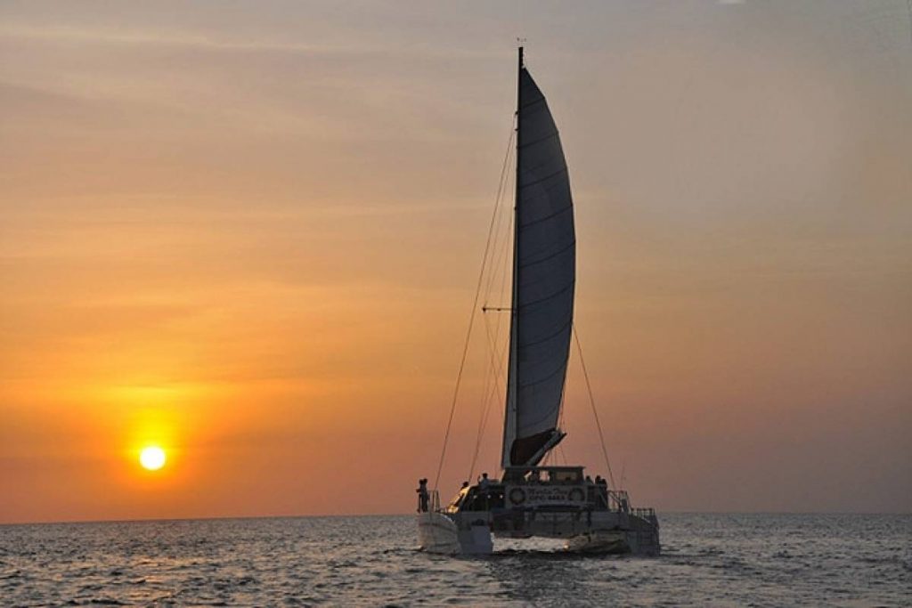 SUNSET & SNORKELING CRUISE